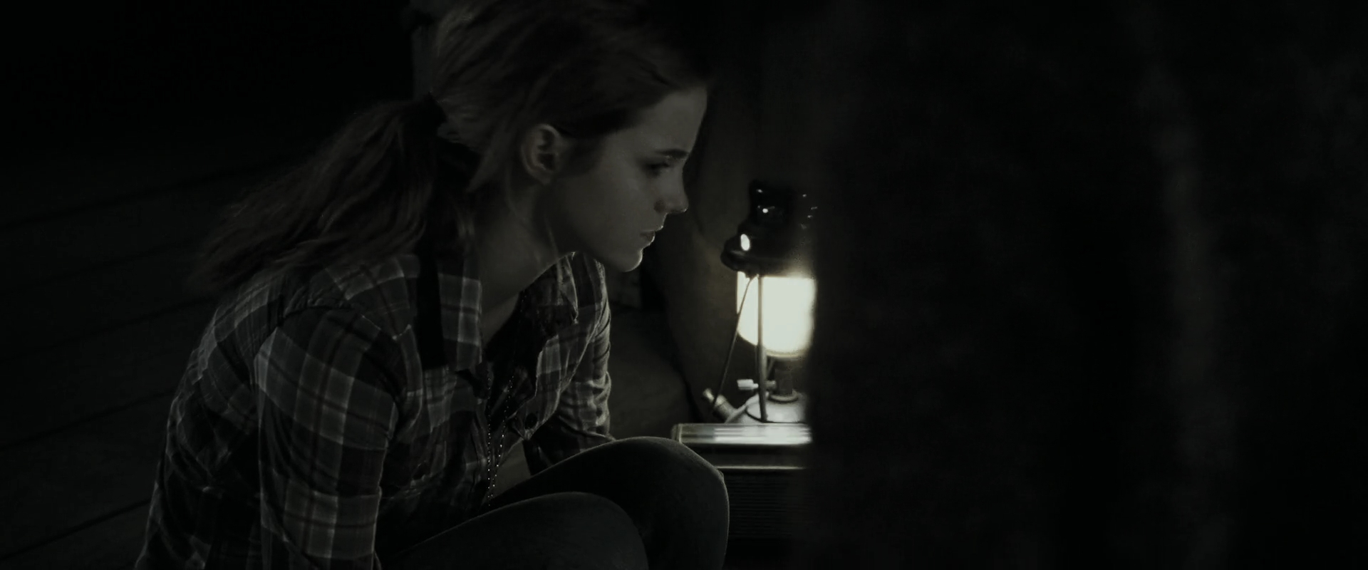 EmmaWatsonFan_dot_nl-HarryPotterAndTheDeathlyHallowsPart1-4683.jpg EmmaWatsonFan_dot_nl-HarryPotterAndTheDeathlyHallowsPart1-4683.jpg