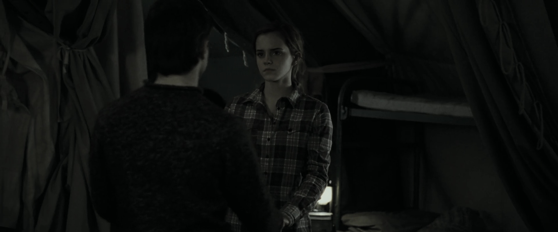 EmmaWatsonFan_dot_nl-HarryPotterAndTheDeathlyHallowsPart1-4710.jpg