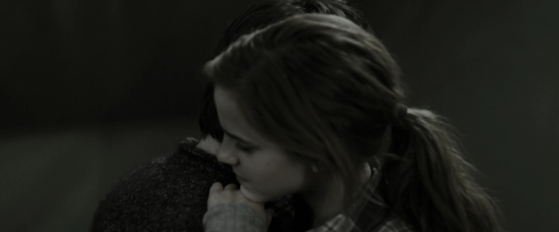 EmmaWatsonFan_dot_nl-HarryPotterAndTheDeathlyHallowsPart1-4759.jpg EmmaWatsonFan_dot_nl-HarryPotterAndTheDeathlyHallowsPart1-4759.jpg