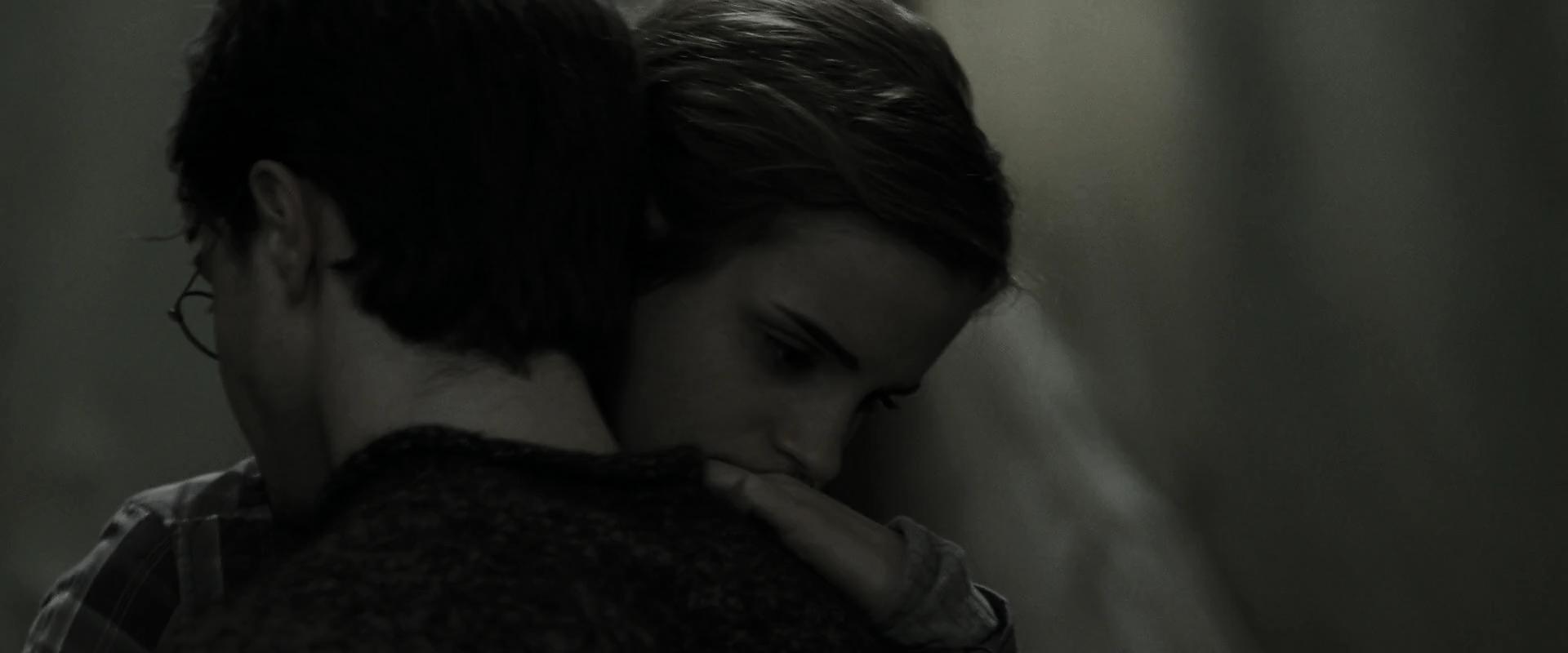 EmmaWatsonFan_dot_nl-HarryPotterAndTheDeathlyHallowsPart1-4763.jpg EmmaWatsonFan_dot_nl-HarryPotterAndTheDeathlyHallowsPart1-4763.jpg