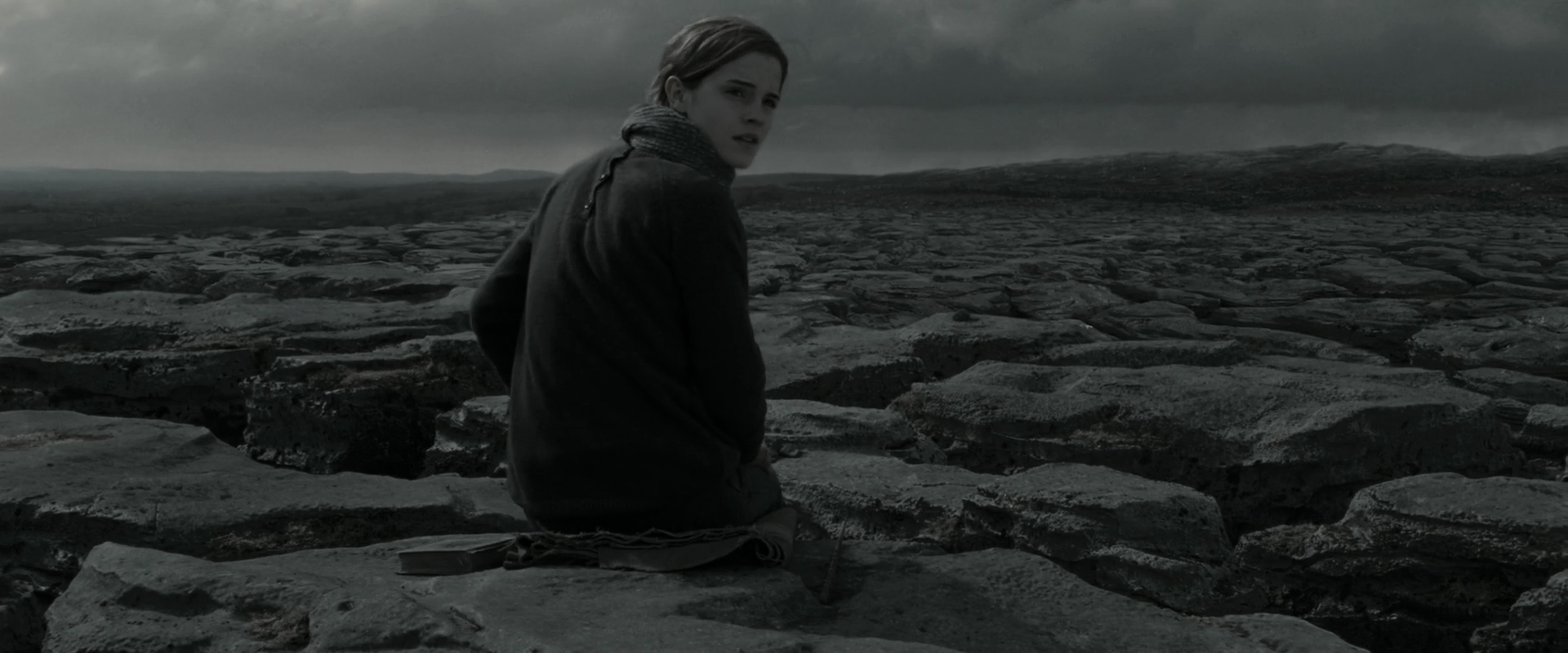 EmmaWatsonFan_dot_nl-HarryPotterAndTheDeathlyHallowsPart1-4821.jpg EmmaWatsonFan_dot_nl-HarryPotterAndTheDeathlyHallowsPart1-4821.jpg