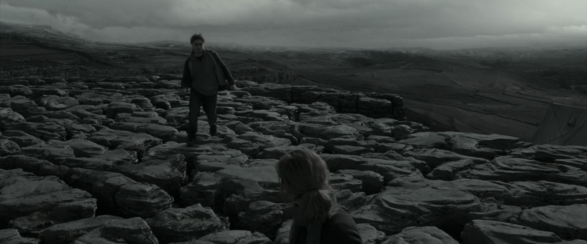 EmmaWatsonFan_dot_nl-HarryPotterAndTheDeathlyHallowsPart1-4825.jpg EmmaWatsonFan_dot_nl-HarryPotterAndTheDeathlyHallowsPart1-4825.jpg