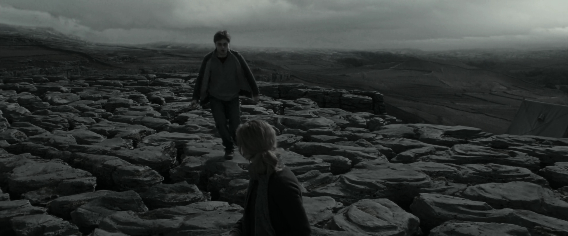 EmmaWatsonFan_dot_nl-HarryPotterAndTheDeathlyHallowsPart1-4826.jpg EmmaWatsonFan_dot_nl-HarryPotterAndTheDeathlyHallowsPart1-4826.jpg