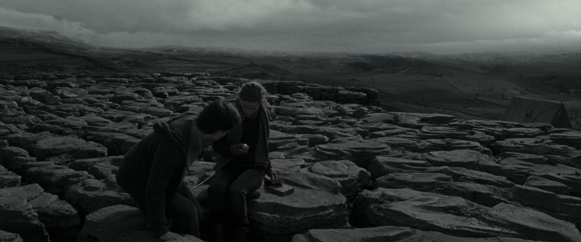 EmmaWatsonFan_dot_nl-HarryPotterAndTheDeathlyHallowsPart1-4829.jpg EmmaWatsonFan_dot_nl-HarryPotterAndTheDeathlyHallowsPart1-4829.jpg