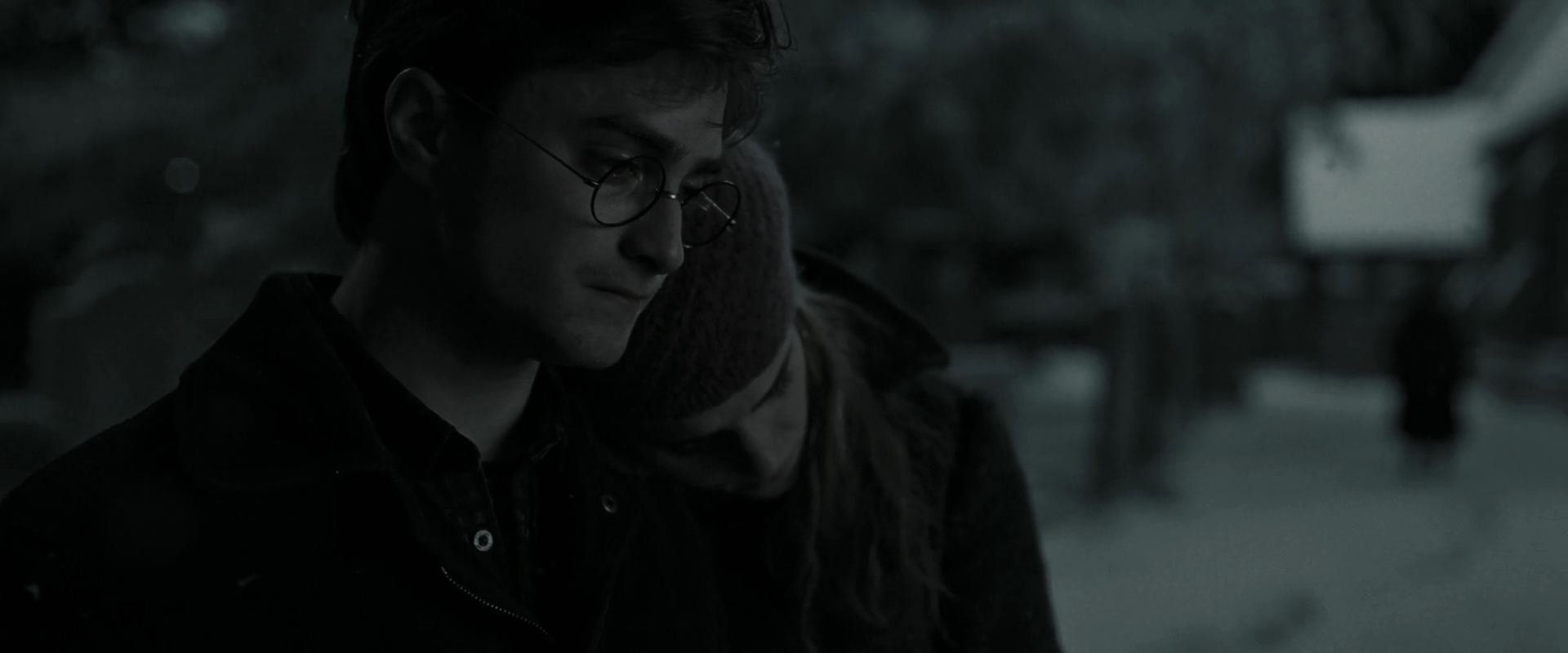 EmmaWatsonFan_dot_nl-HarryPotterAndTheDeathlyHallowsPart1-5092.jpg EmmaWatsonFan_dot_nl-HarryPotterAndTheDeathlyHallowsPart1-5092.jpg