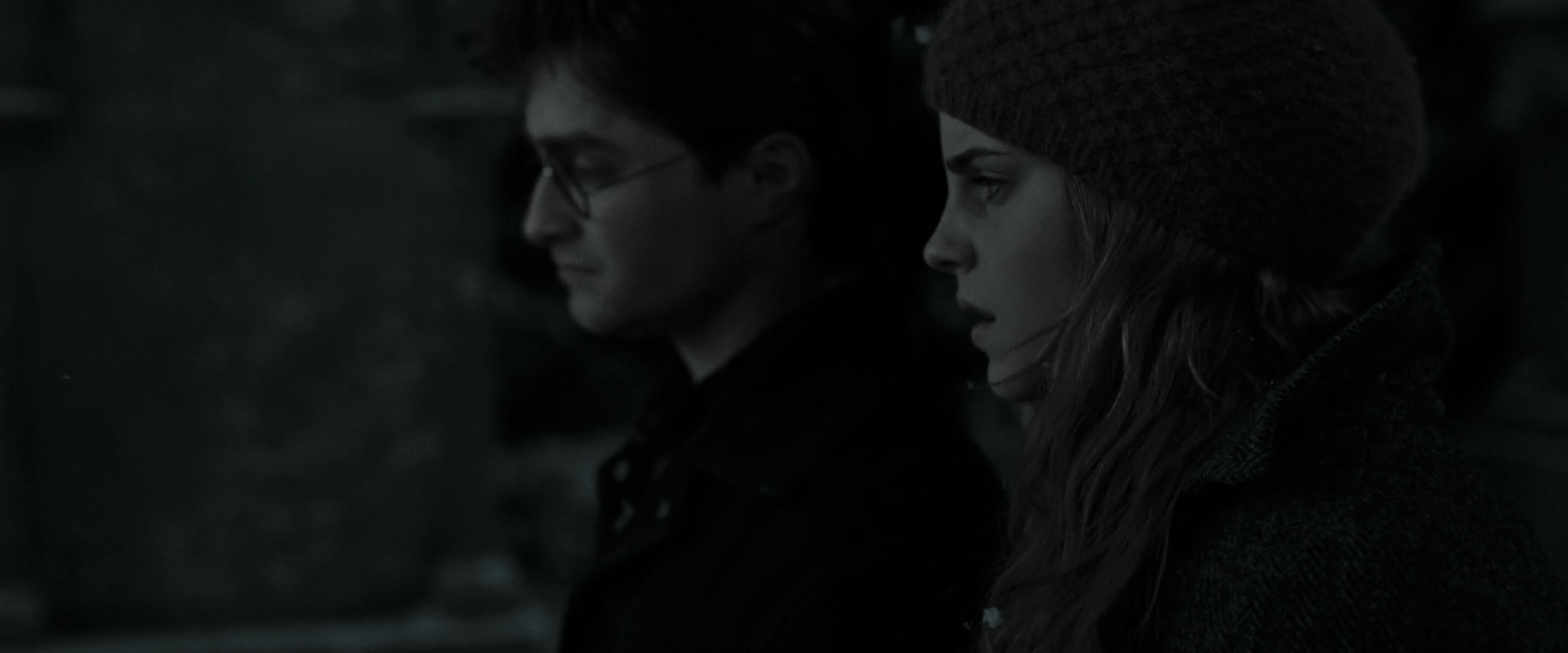 EmmaWatsonFan_dot_nl-HarryPotterAndTheDeathlyHallowsPart1-5099.jpg EmmaWatsonFan_dot_nl-HarryPotterAndTheDeathlyHallowsPart1-5099.jpg