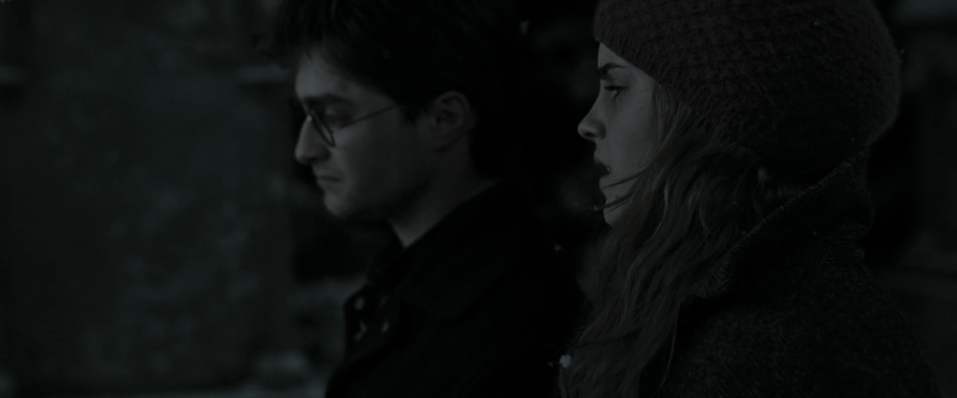 EmmaWatsonFan_dot_nl-HarryPotterAndTheDeathlyHallowsPart1-5101.jpg EmmaWatsonFan_dot_nl-HarryPotterAndTheDeathlyHallowsPart1-5101.jpg