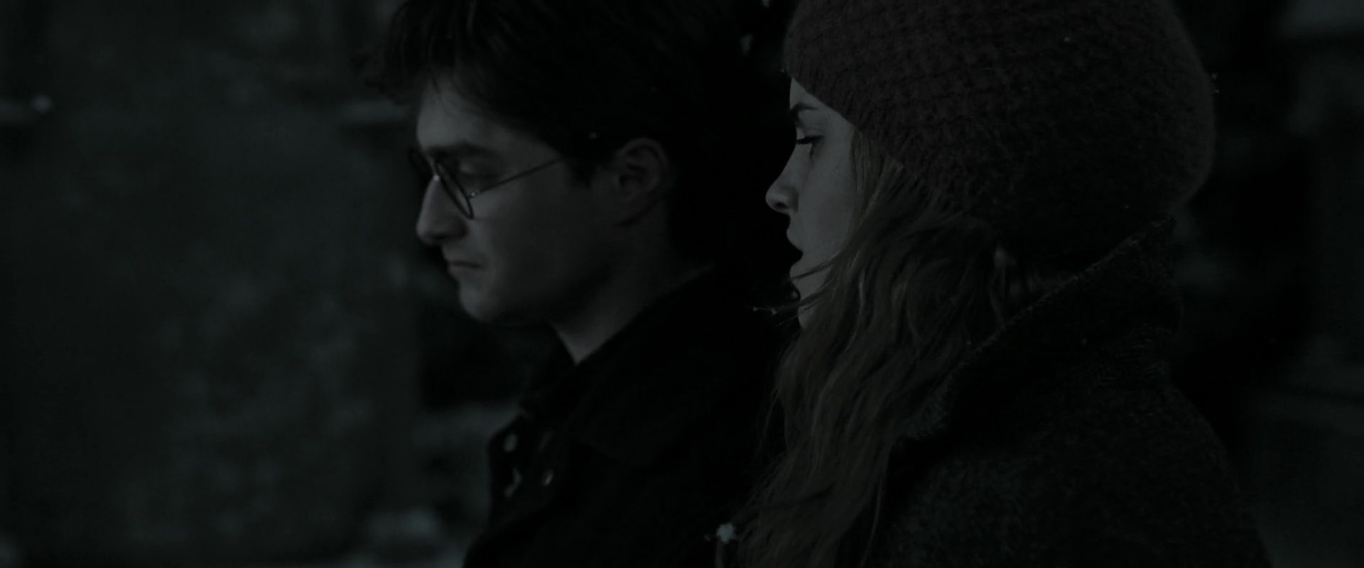 EmmaWatsonFan_dot_nl-HarryPotterAndTheDeathlyHallowsPart1-5102.jpg EmmaWatsonFan_dot_nl-HarryPotterAndTheDeathlyHallowsPart1-5102.jpg