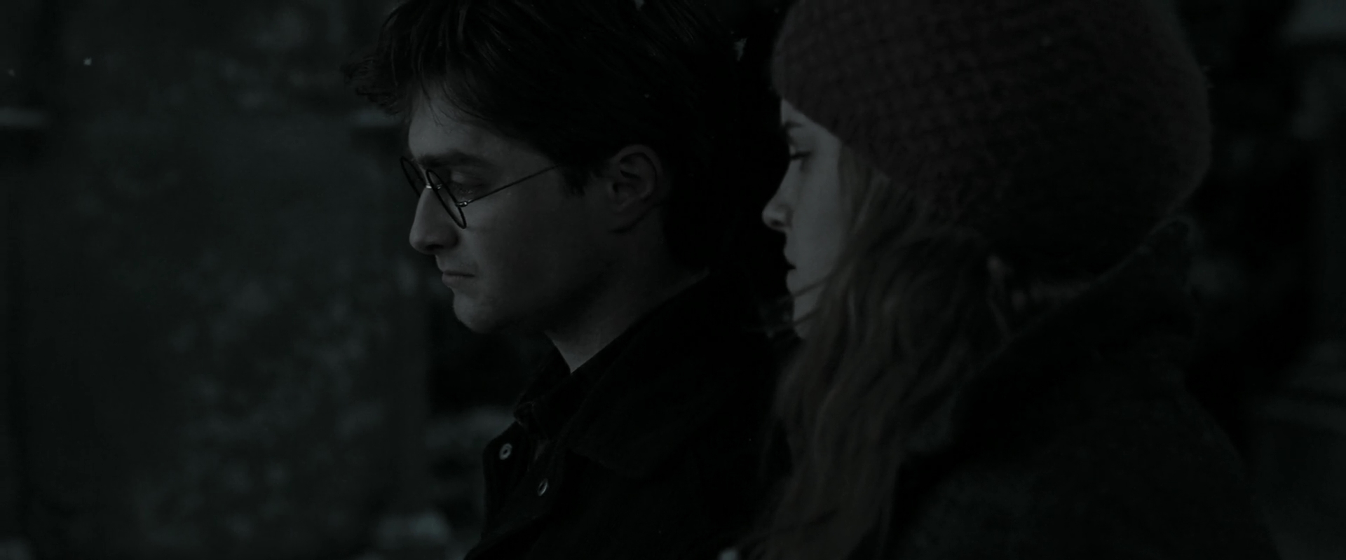 EmmaWatsonFan_dot_nl-HarryPotterAndTheDeathlyHallowsPart1-5105.jpg EmmaWatsonFan_dot_nl-HarryPotterAndTheDeathlyHallowsPart1-5105.jpg