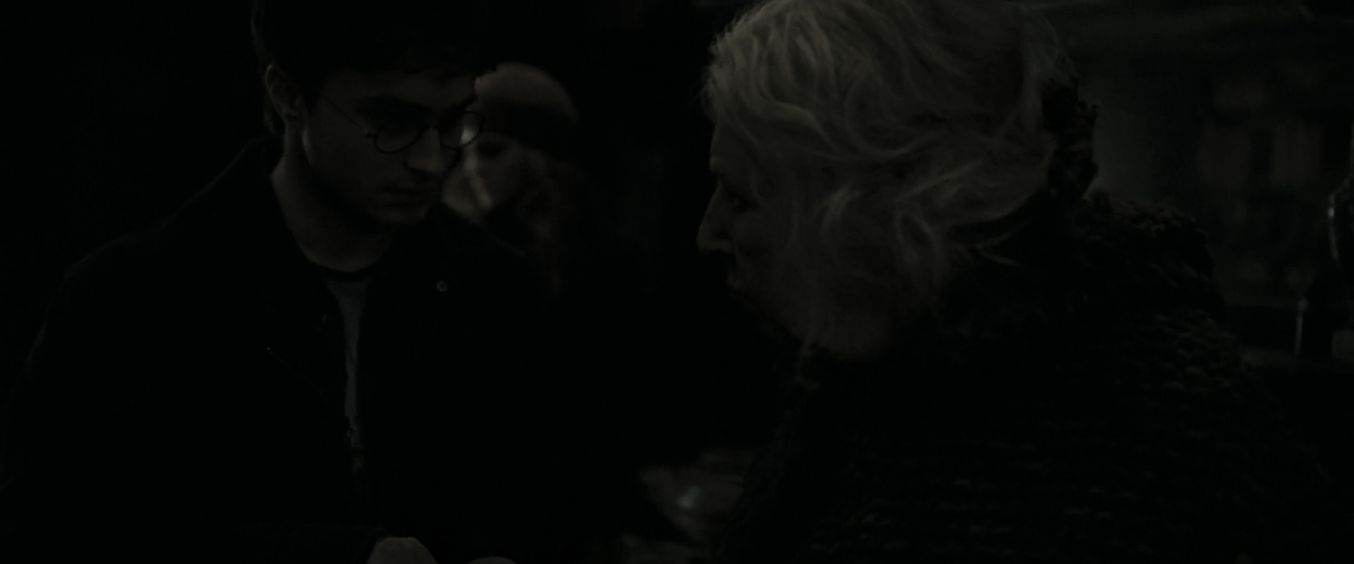 EmmaWatsonFan_dot_nl-HarryPotterAndTheDeathlyHallowsPart1-5181.jpg EmmaWatsonFan_dot_nl-HarryPotterAndTheDeathlyHallowsPart1-5181.jpg