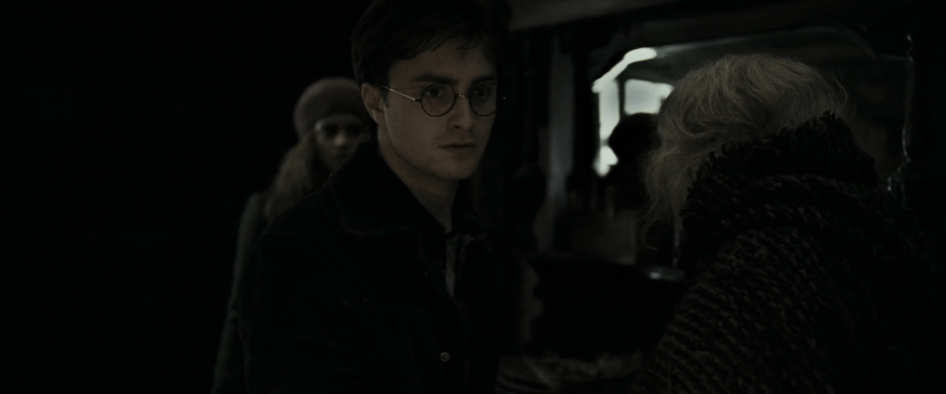 EmmaWatsonFan_dot_nl-HarryPotterAndTheDeathlyHallowsPart1-5194.jpg