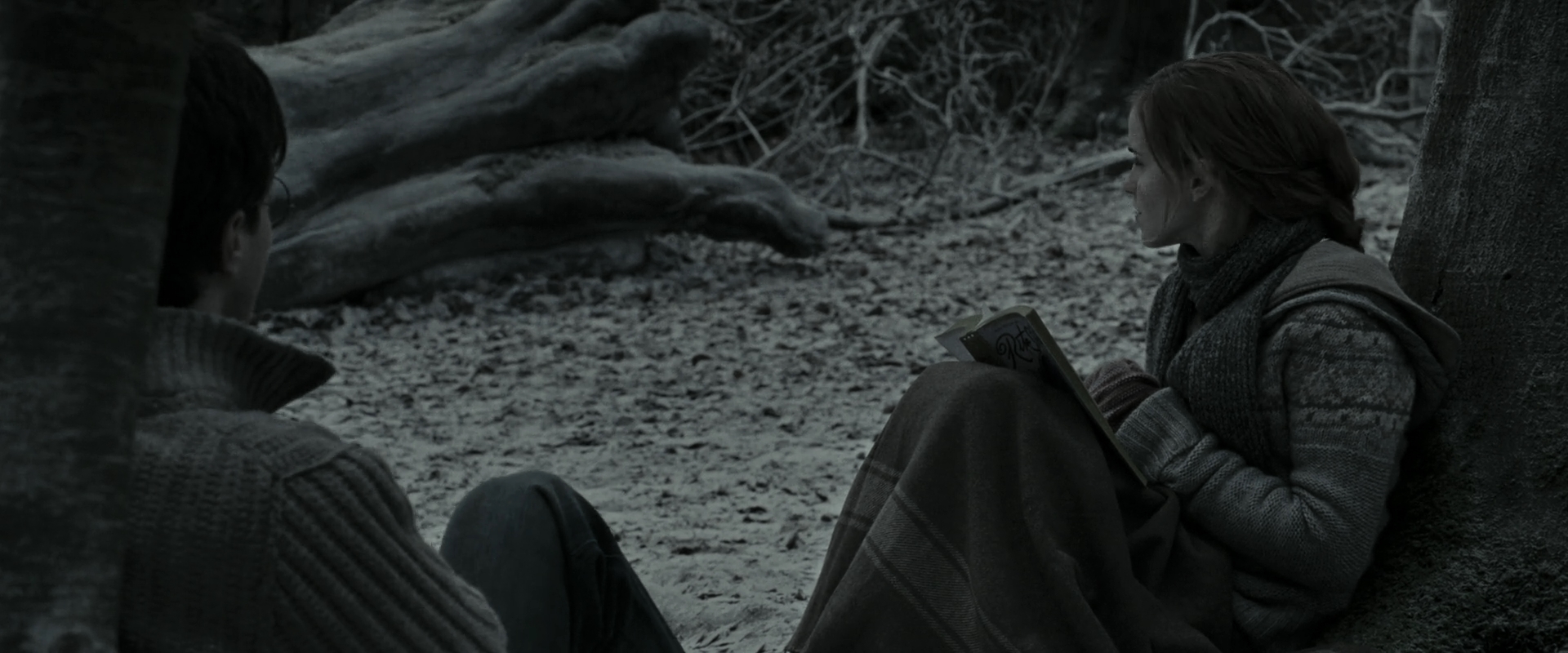 EmmaWatsonFan_dot_nl-HarryPotterAndTheDeathlyHallowsPart1-5431.jpg EmmaWatsonFan_dot_nl-HarryPotterAndTheDeathlyHallowsPart1-5431.jpg