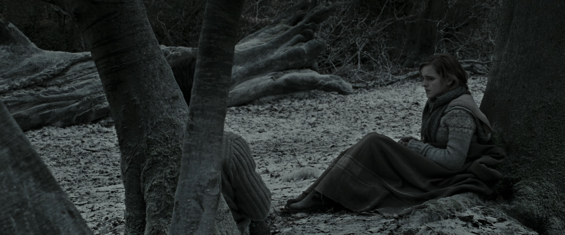 EmmaWatsonFan_dot_nl-HarryPotterAndTheDeathlyHallowsPart1-5486.jpg EmmaWatsonFan_dot_nl-HarryPotterAndTheDeathlyHallowsPart1-5486.jpg