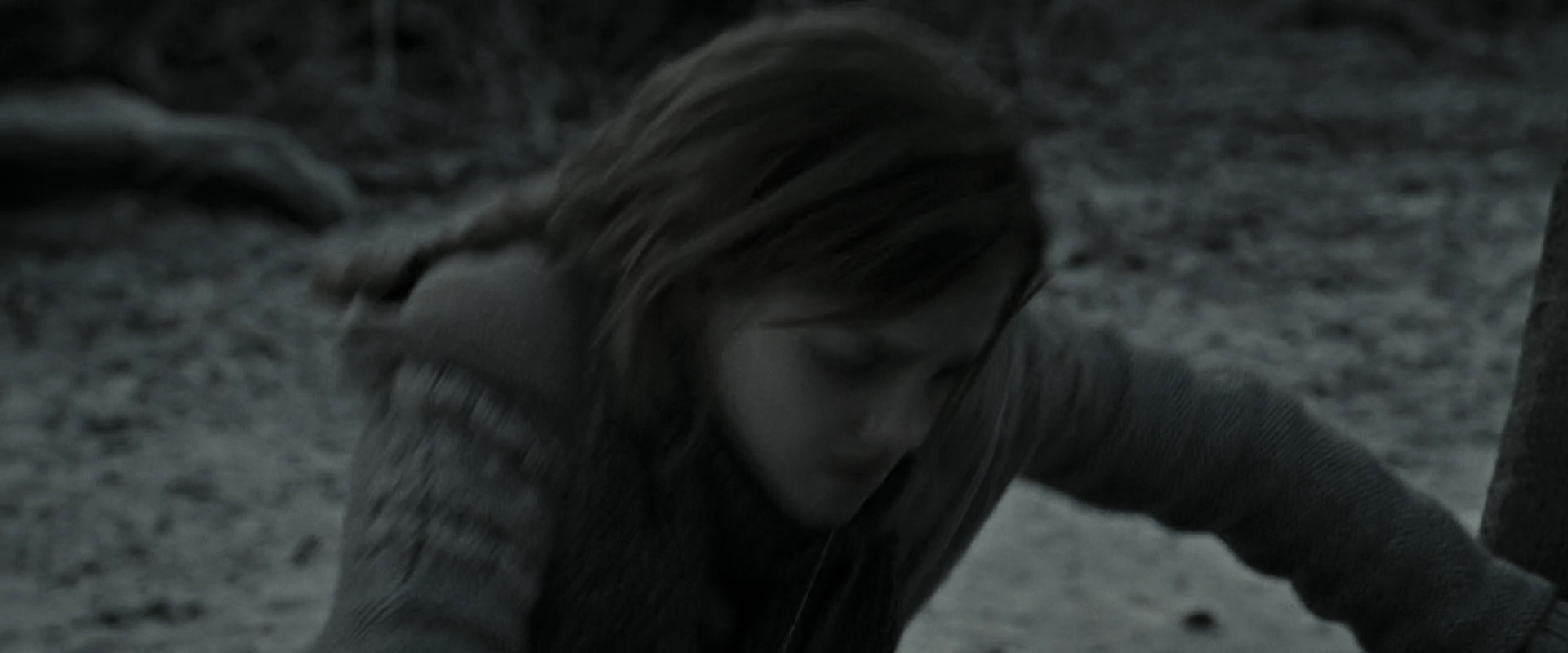 EmmaWatsonFan_dot_nl-HarryPotterAndTheDeathlyHallowsPart1-5504.jpg EmmaWatsonFan_dot_nl-HarryPotterAndTheDeathlyHallowsPart1-5504.jpg