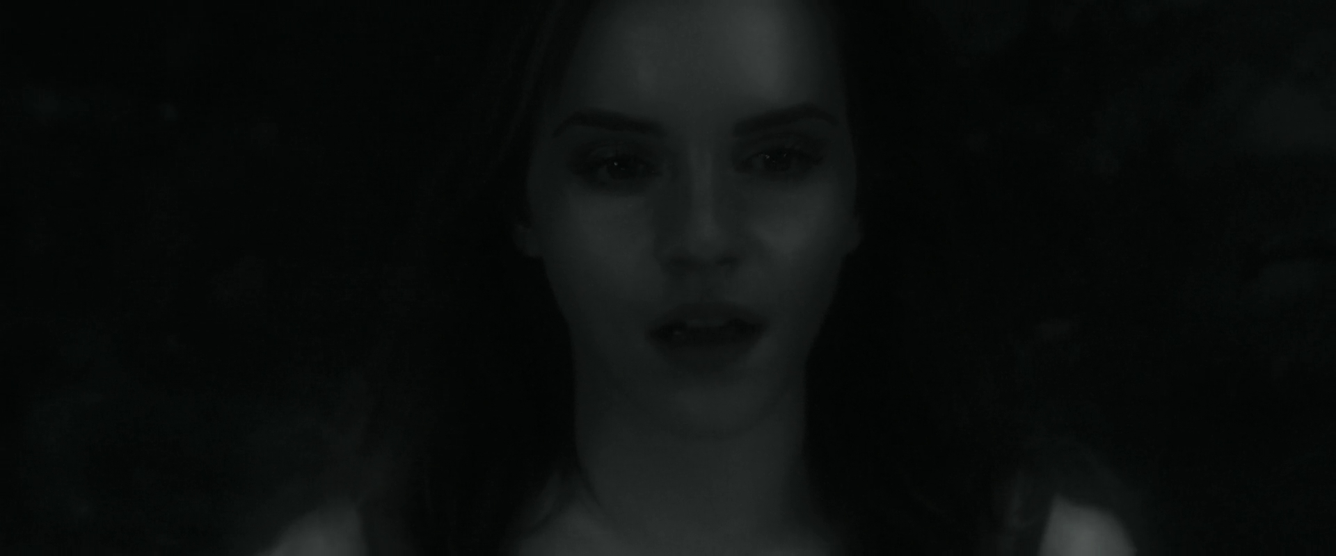 EmmaWatsonFan_dot_nl-HarryPotterAndTheDeathlyHallowsPart1-5905.jpg EmmaWatsonFan_dot_nl-HarryPotterAndTheDeathlyHallowsPart1-5905.jpg