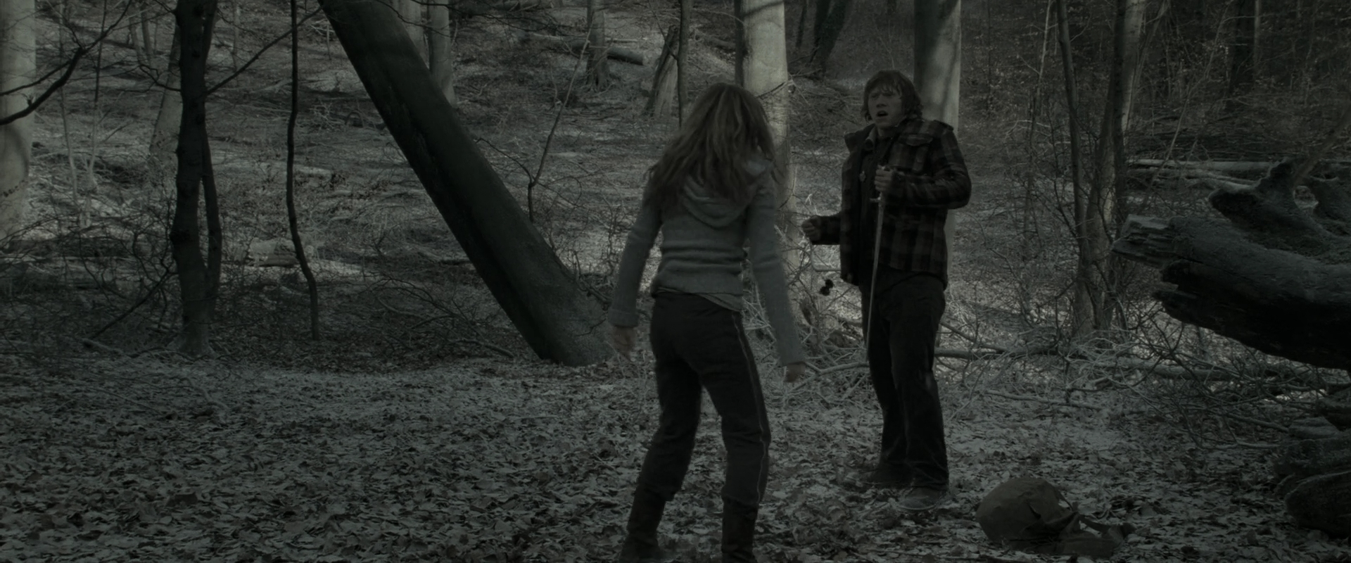 EmmaWatsonFan_dot_nl-HarryPotterAndTheDeathlyHallowsPart1-5998.jpg EmmaWatsonFan_dot_nl-HarryPotterAndTheDeathlyHallowsPart1-5998.jpg