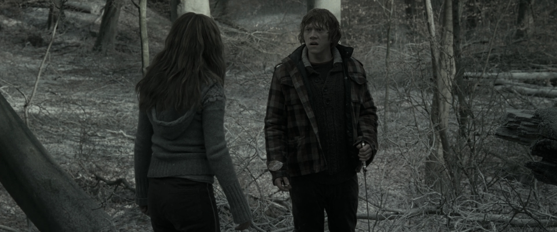 EmmaWatsonFan_dot_nl-HarryPotterAndTheDeathlyHallowsPart1-6004.jpg EmmaWatsonFan_dot_nl-HarryPotterAndTheDeathlyHallowsPart1-6004.jpg