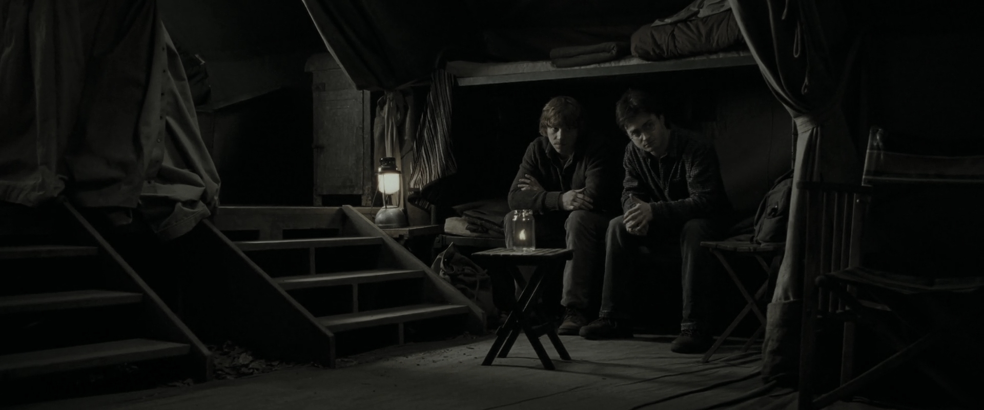 EmmaWatsonFan_dot_nl-HarryPotterAndTheDeathlyHallowsPart1-6139.jpg EmmaWatsonFan_dot_nl-HarryPotterAndTheDeathlyHallowsPart1-6139.jpg