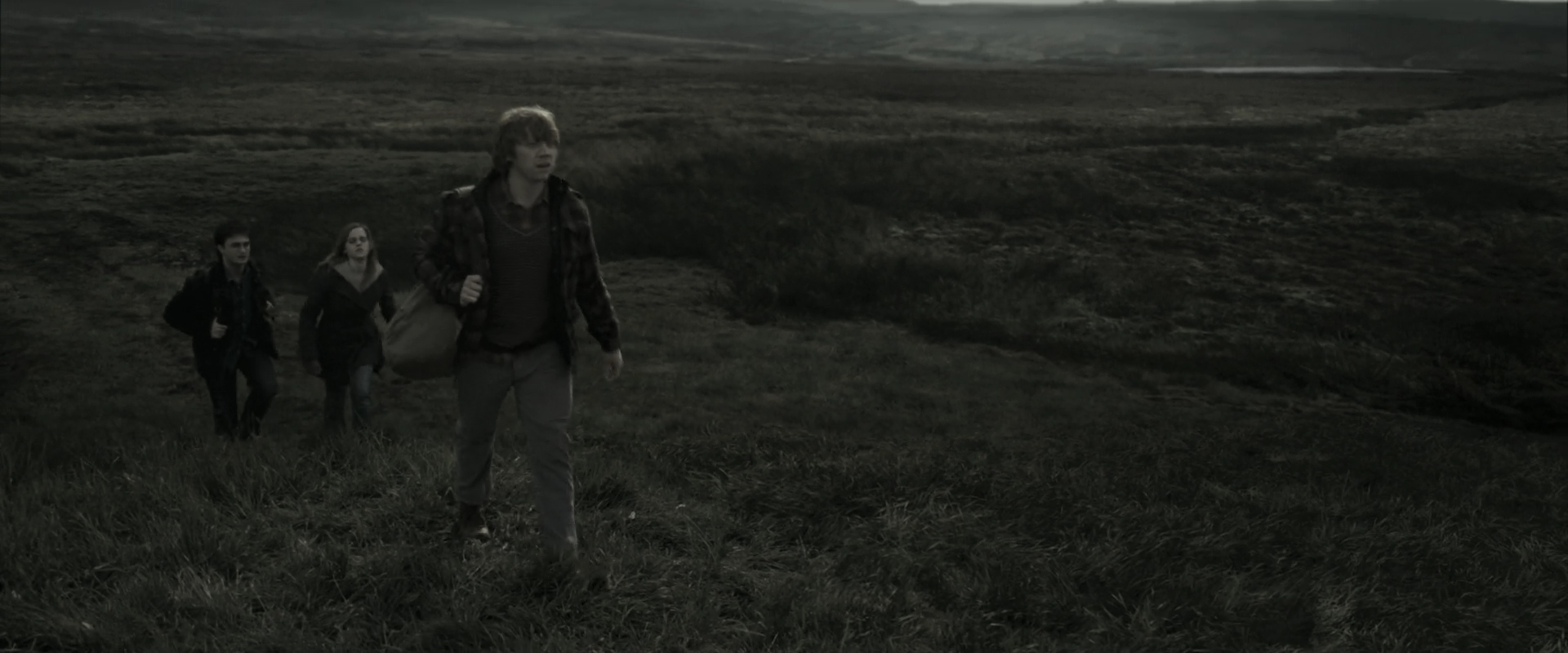 EmmaWatsonFan_dot_nl-HarryPotterAndTheDeathlyHallowsPart1-6282.jpg EmmaWatsonFan_dot_nl-HarryPotterAndTheDeathlyHallowsPart1-6282.jpg