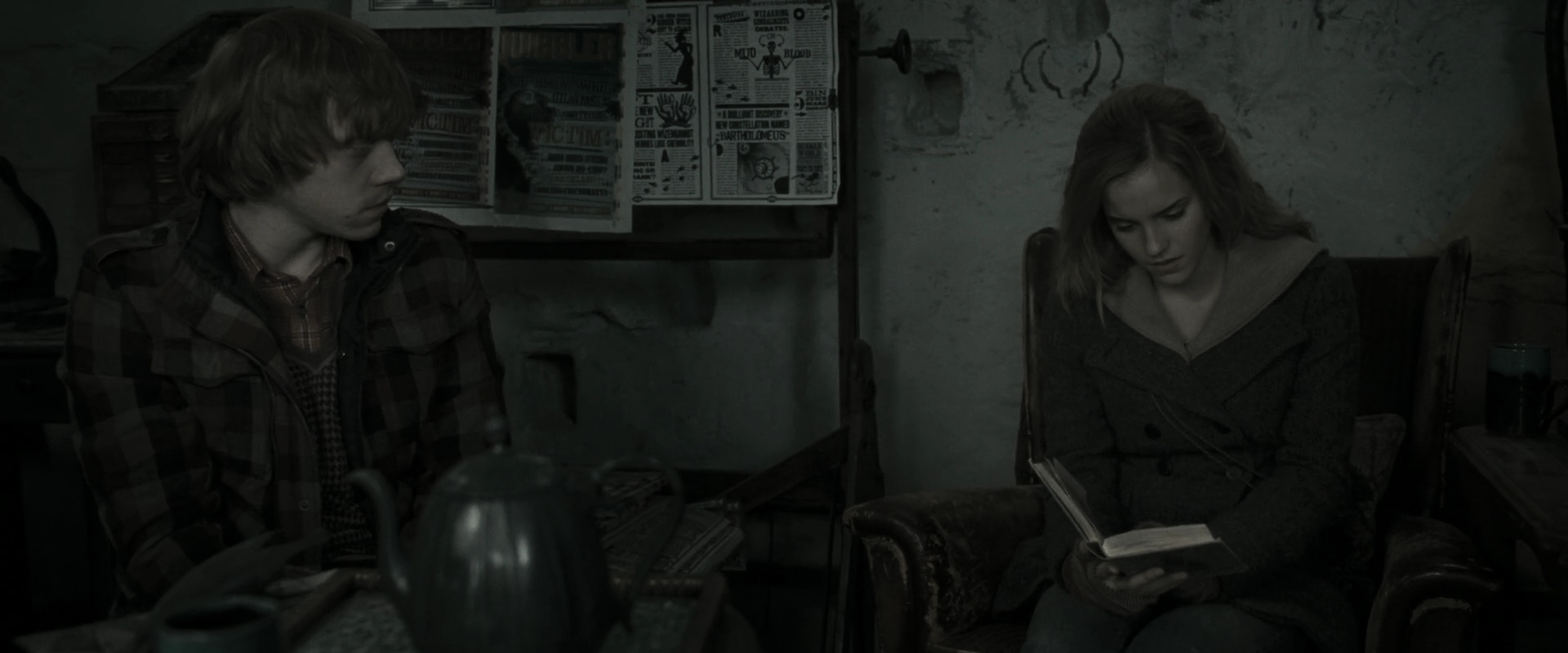 EmmaWatsonFan_dot_nl-HarryPotterAndTheDeathlyHallowsPart1-6400.jpg EmmaWatsonFan_dot_nl-HarryPotterAndTheDeathlyHallowsPart1-6400.jpg