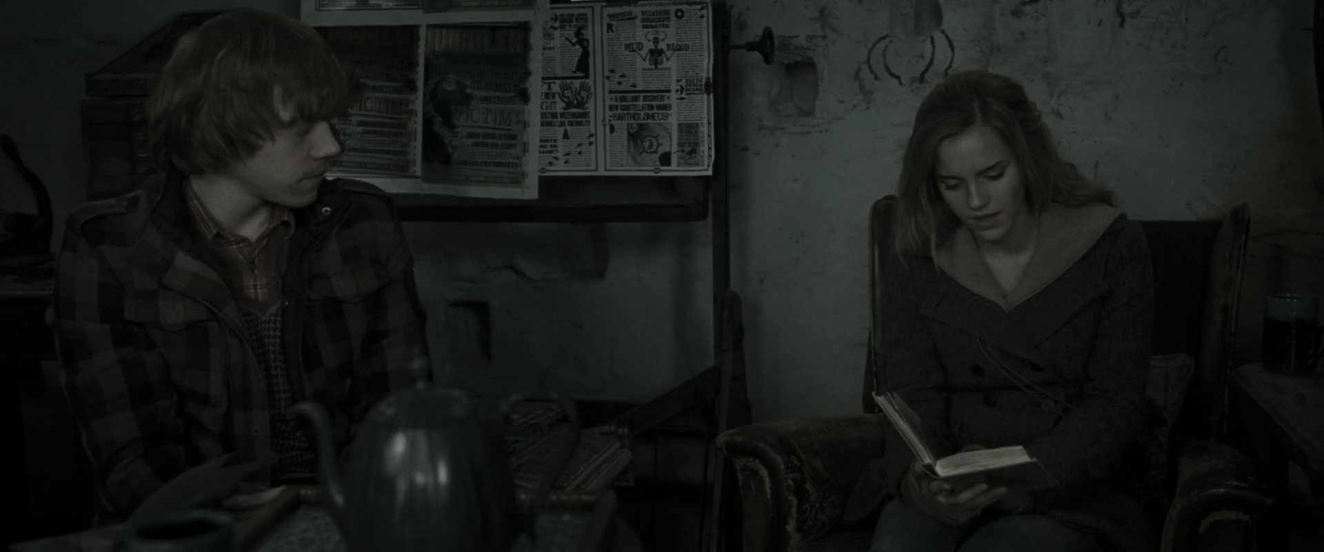 EmmaWatsonFan_dot_nl-HarryPotterAndTheDeathlyHallowsPart1-6403.jpg EmmaWatsonFan_dot_nl-HarryPotterAndTheDeathlyHallowsPart1-6403.jpg