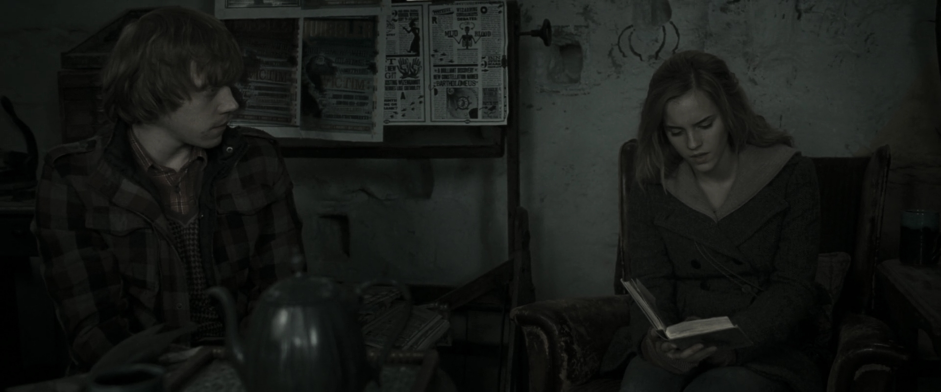 EmmaWatsonFan_dot_nl-HarryPotterAndTheDeathlyHallowsPart1-6404.jpg EmmaWatsonFan_dot_nl-HarryPotterAndTheDeathlyHallowsPart1-6404.jpg