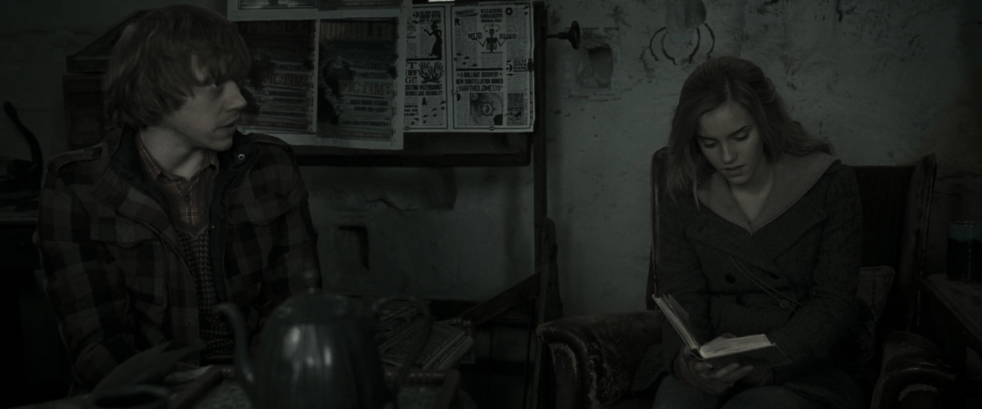 EmmaWatsonFan_dot_nl-HarryPotterAndTheDeathlyHallowsPart1-6407.jpg EmmaWatsonFan_dot_nl-HarryPotterAndTheDeathlyHallowsPart1-6407.jpg