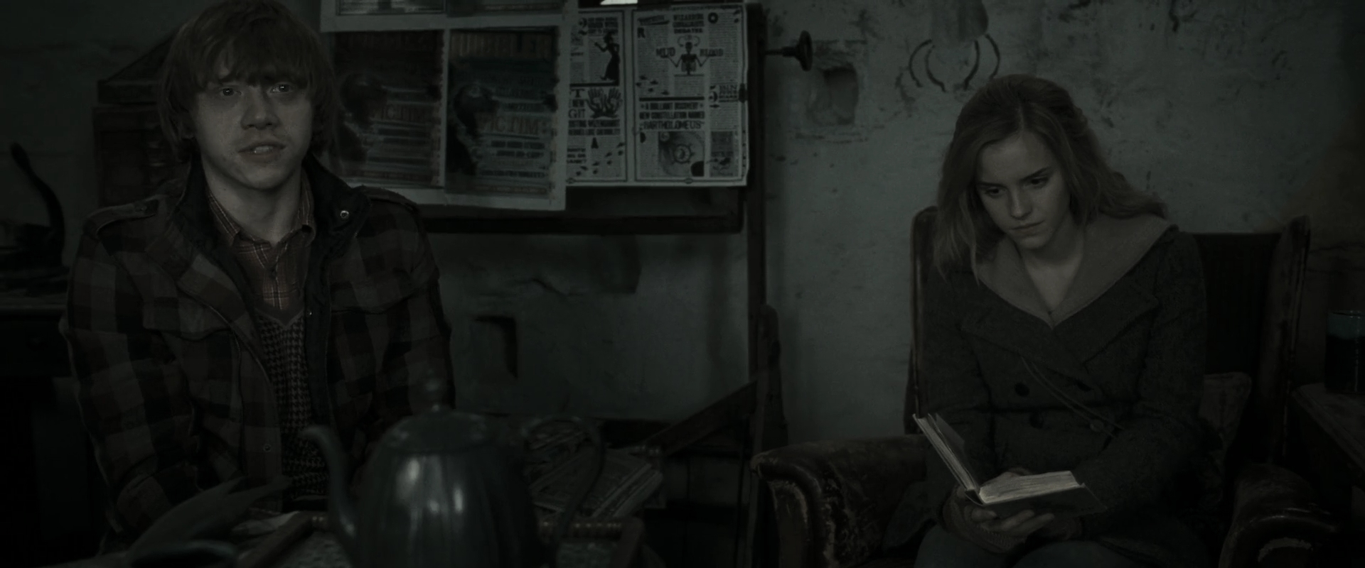 EmmaWatsonFan_dot_nl-HarryPotterAndTheDeathlyHallowsPart1-6409.jpg EmmaWatsonFan_dot_nl-HarryPotterAndTheDeathlyHallowsPart1-6409.jpg