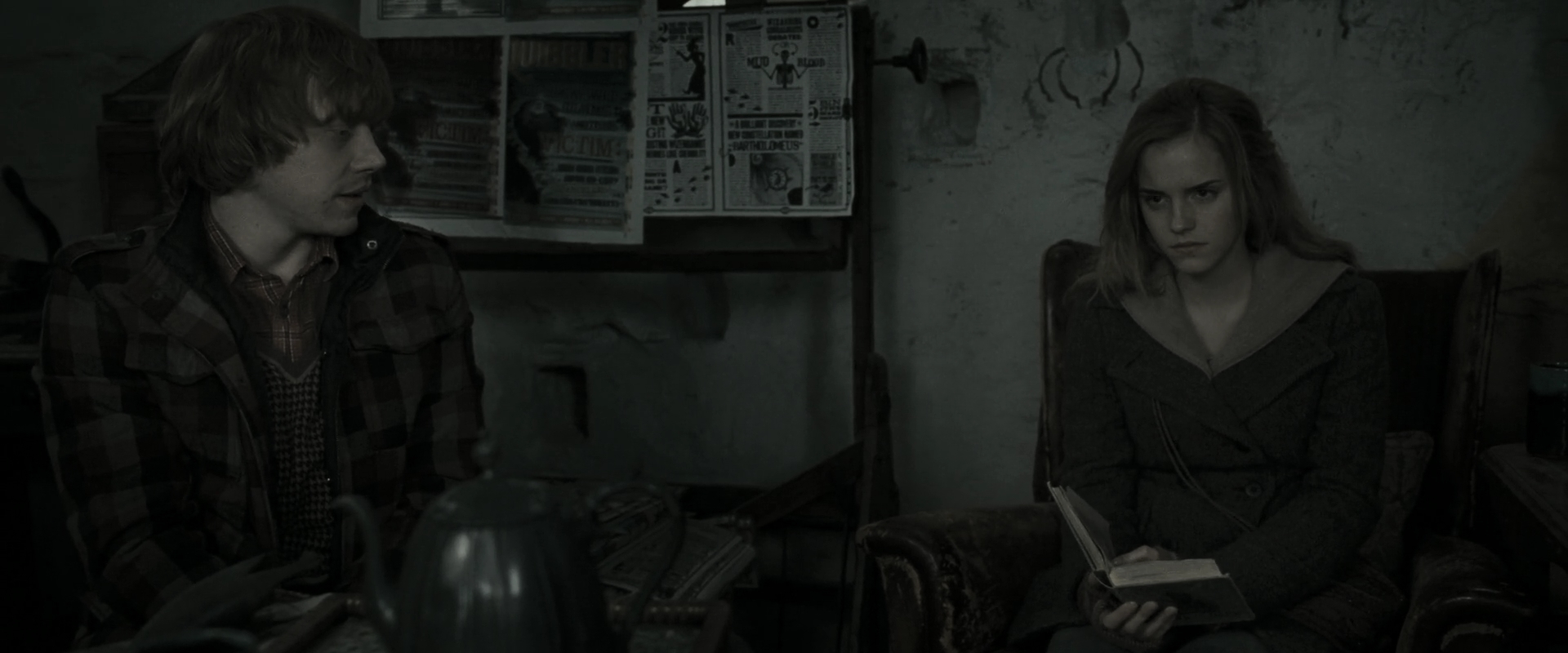 EmmaWatsonFan_dot_nl-HarryPotterAndTheDeathlyHallowsPart1-6418.jpg EmmaWatsonFan_dot_nl-HarryPotterAndTheDeathlyHallowsPart1-6418.jpg