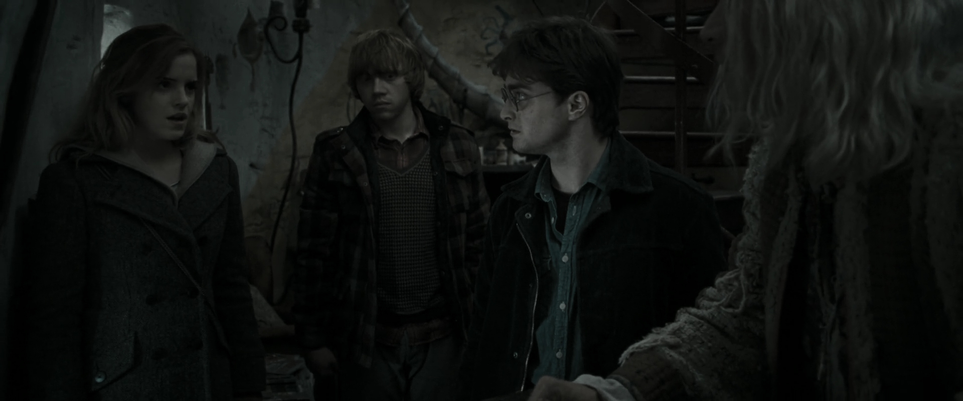 EmmaWatsonFan_dot_nl-HarryPotterAndTheDeathlyHallowsPart1-6683.jpg EmmaWatsonFan_dot_nl-HarryPotterAndTheDeathlyHallowsPart1-6683.jpg