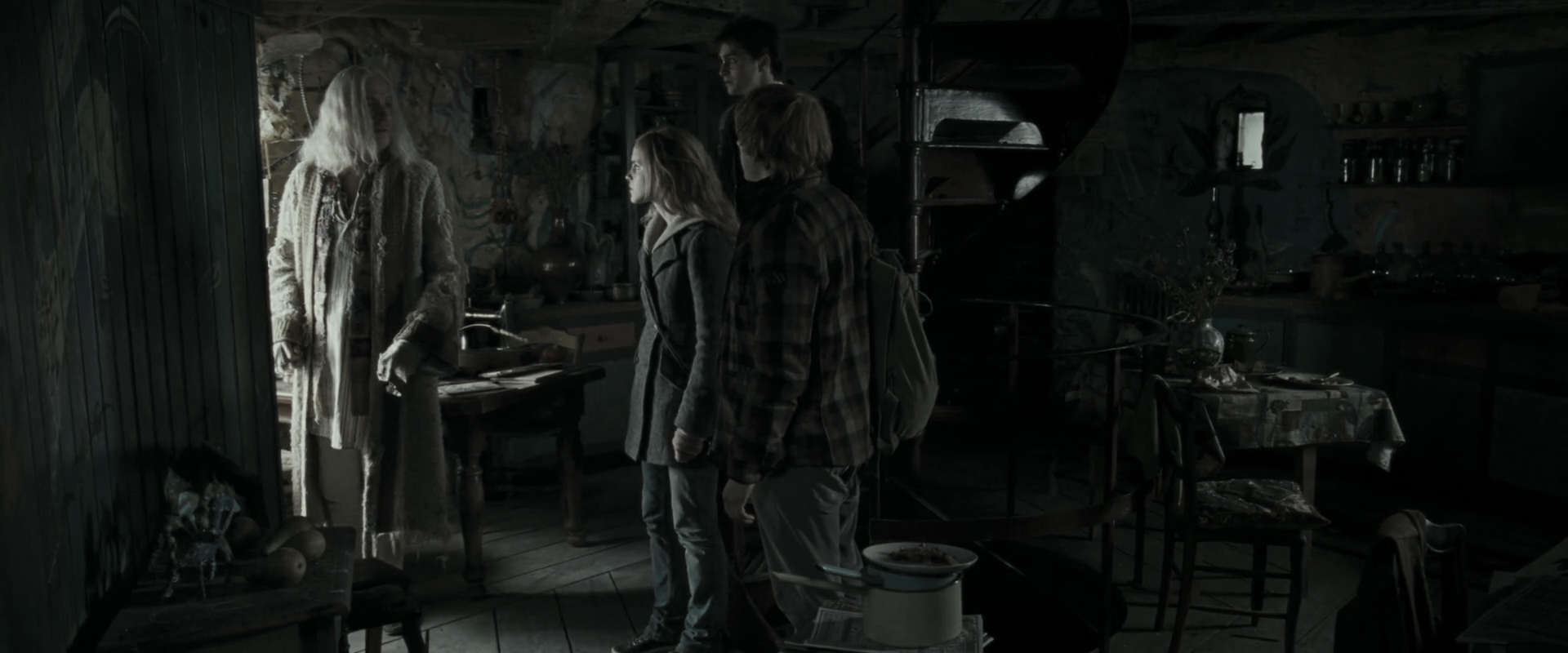 EmmaWatsonFan_dot_nl-HarryPotterAndTheDeathlyHallowsPart1-6730.jpg EmmaWatsonFan_dot_nl-HarryPotterAndTheDeathlyHallowsPart1-6730.jpg