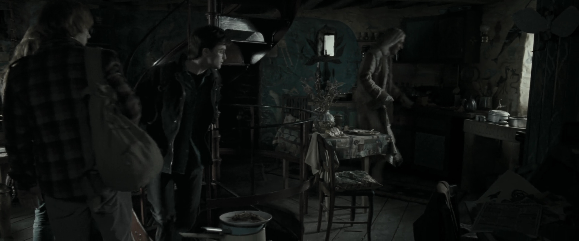 EmmaWatsonFan_dot_nl-HarryPotterAndTheDeathlyHallowsPart1-6736.jpg EmmaWatsonFan_dot_nl-HarryPotterAndTheDeathlyHallowsPart1-6736.jpg