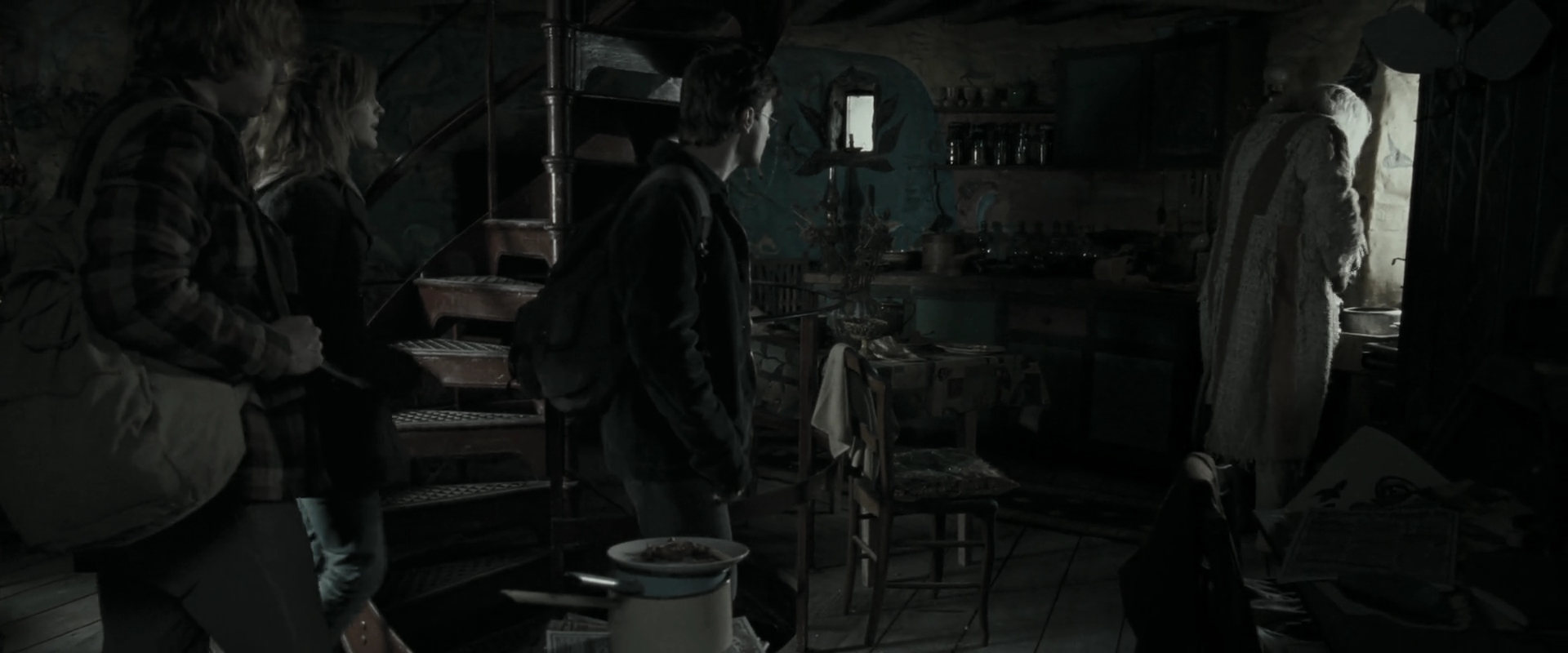 EmmaWatsonFan_dot_nl-HarryPotterAndTheDeathlyHallowsPart1-6738.jpg EmmaWatsonFan_dot_nl-HarryPotterAndTheDeathlyHallowsPart1-6738.jpg