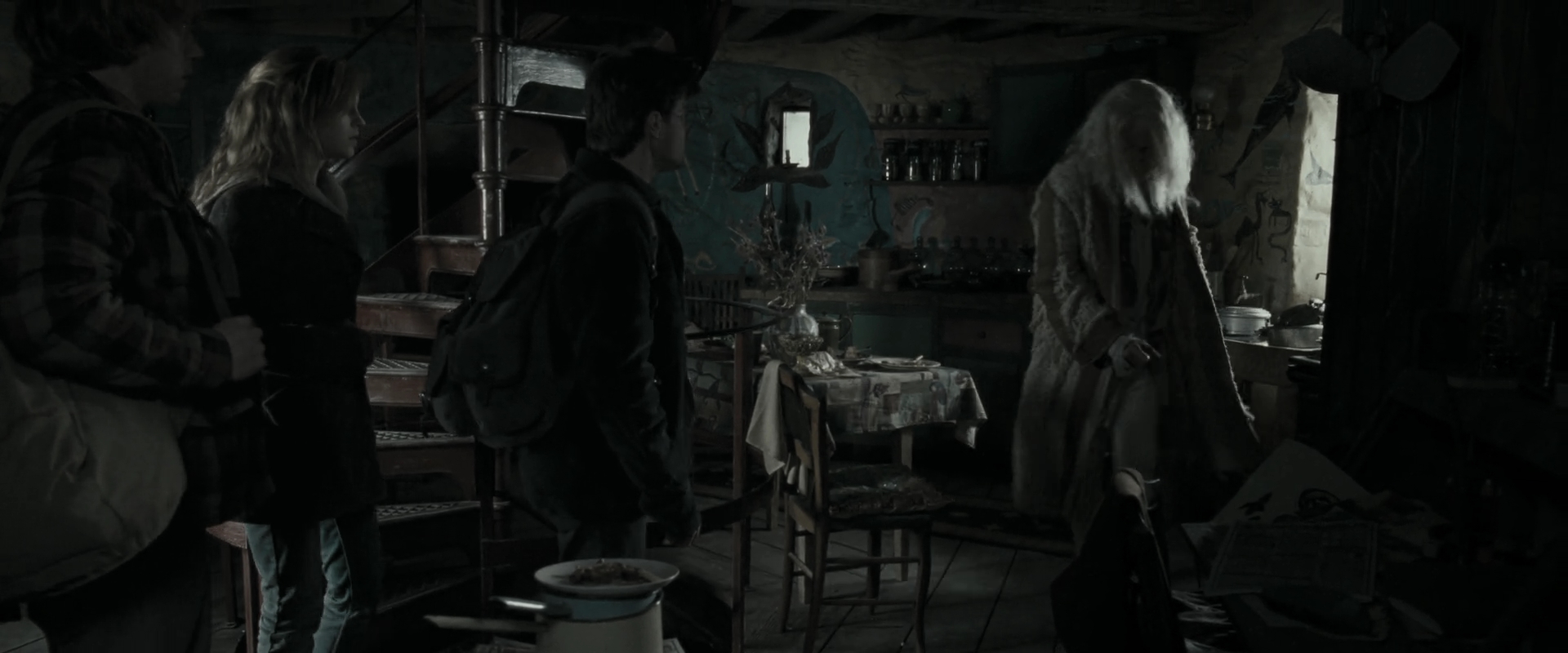 EmmaWatsonFan_dot_nl-HarryPotterAndTheDeathlyHallowsPart1-6742.jpg EmmaWatsonFan_dot_nl-HarryPotterAndTheDeathlyHallowsPart1-6742.jpg