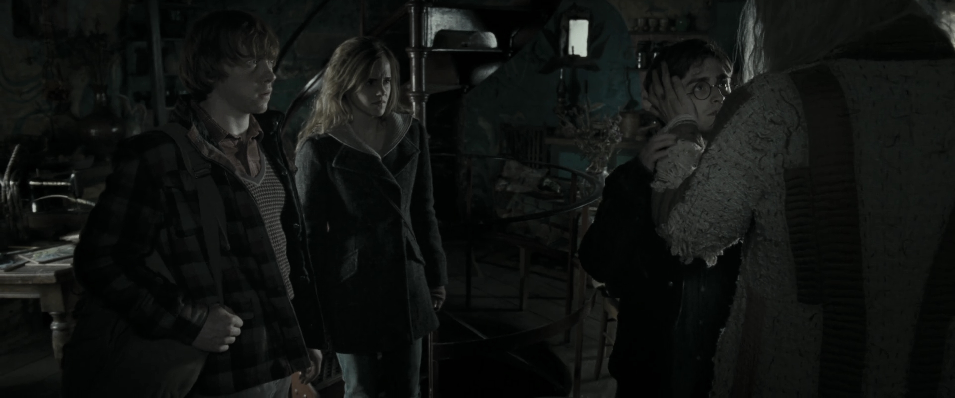 EmmaWatsonFan_dot_nl-HarryPotterAndTheDeathlyHallowsPart1-6794.jpg EmmaWatsonFan_dot_nl-HarryPotterAndTheDeathlyHallowsPart1-6794.jpg