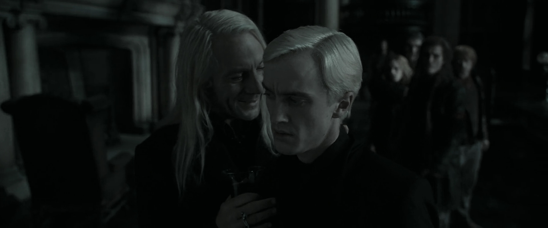 EmmaWatsonFan_dot_nl-HarryPotterAndTheDeathlyHallowsPart1-7118.jpg EmmaWatsonFan_dot_nl-HarryPotterAndTheDeathlyHallowsPart1-7118.jpg