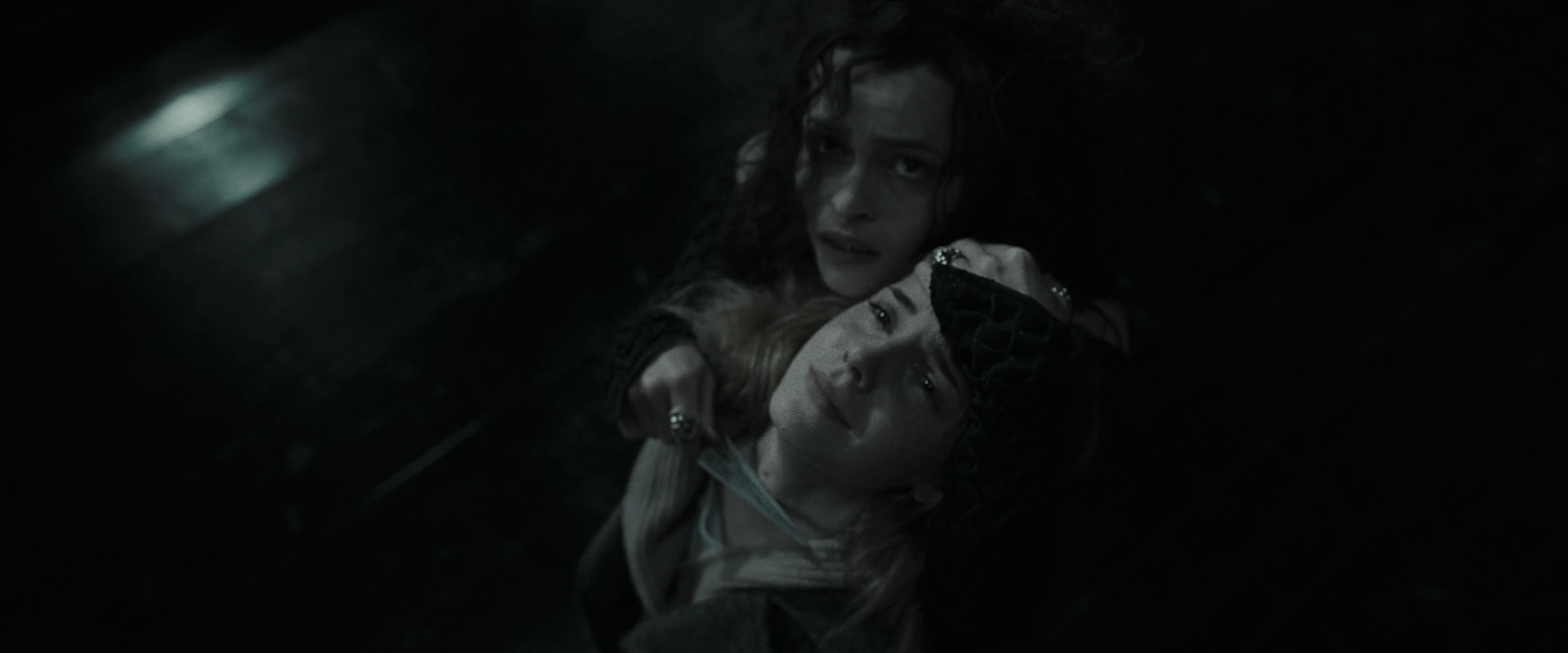 EmmaWatsonFan_dot_nl-HarryPotterAndTheDeathlyHallowsPart1-7475.jpg EmmaWatsonFan_dot_nl-HarryPotterAndTheDeathlyHallowsPart1-7475.jpg