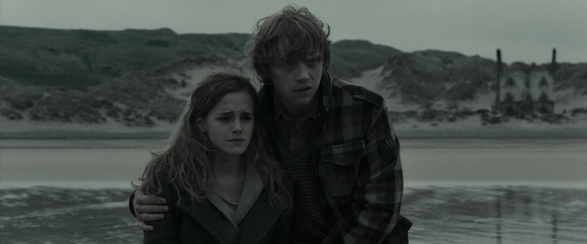 EmmaWatsonFan_dot_nl-HarryPotterAndTheDeathlyHallowsPart1-7665.jpg EmmaWatsonFan_dot_nl-HarryPotterAndTheDeathlyHallowsPart1-7665.jpg