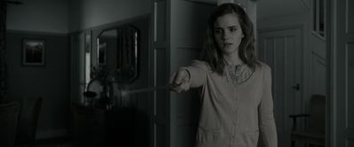 EmmaWatsonFan_dot_nl-HarryPotterAndTheDeathlyHallowsPart1-0136.jpg