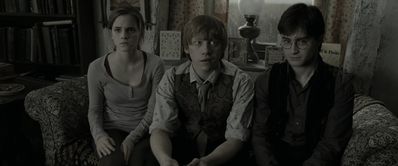 EmmaWatsonFan_dot_nl-HarryPotterAndTheDeathlyHallowsPart1-1717.jpg