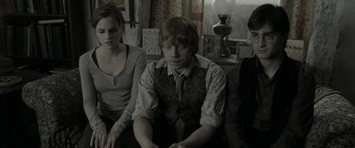 EmmaWatsonFan_dot_nl-HarryPotterAndTheDeathlyHallowsPart1-1722.jpg