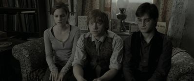 EmmaWatsonFan_dot_nl-HarryPotterAndTheDeathlyHallowsPart1-1725.jpg