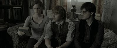 EmmaWatsonFan_dot_nl-HarryPotterAndTheDeathlyHallowsPart1-1732.jpg