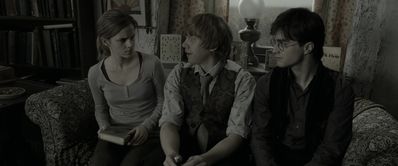 EmmaWatsonFan_dot_nl-HarryPotterAndTheDeathlyHallowsPart1-1739.jpg