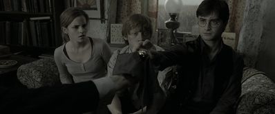 EmmaWatsonFan_dot_nl-HarryPotterAndTheDeathlyHallowsPart1-1767.jpg