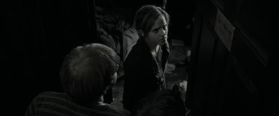 EmmaWatsonFan_dot_nl-HarryPotterAndTheDeathlyHallowsPart1-2517.jpg