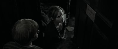 EmmaWatsonFan_dot_nl-HarryPotterAndTheDeathlyHallowsPart1-2518.jpg