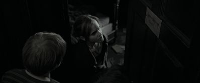 EmmaWatsonFan_dot_nl-HarryPotterAndTheDeathlyHallowsPart1-2521.jpg