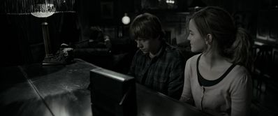 EmmaWatsonFan_dot_nl-HarryPotterAndTheDeathlyHallowsPart1-2770.jpg