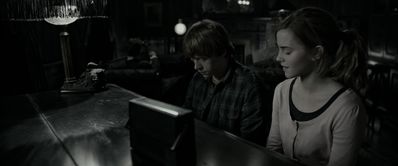 EmmaWatsonFan_dot_nl-HarryPotterAndTheDeathlyHallowsPart1-2771.jpg